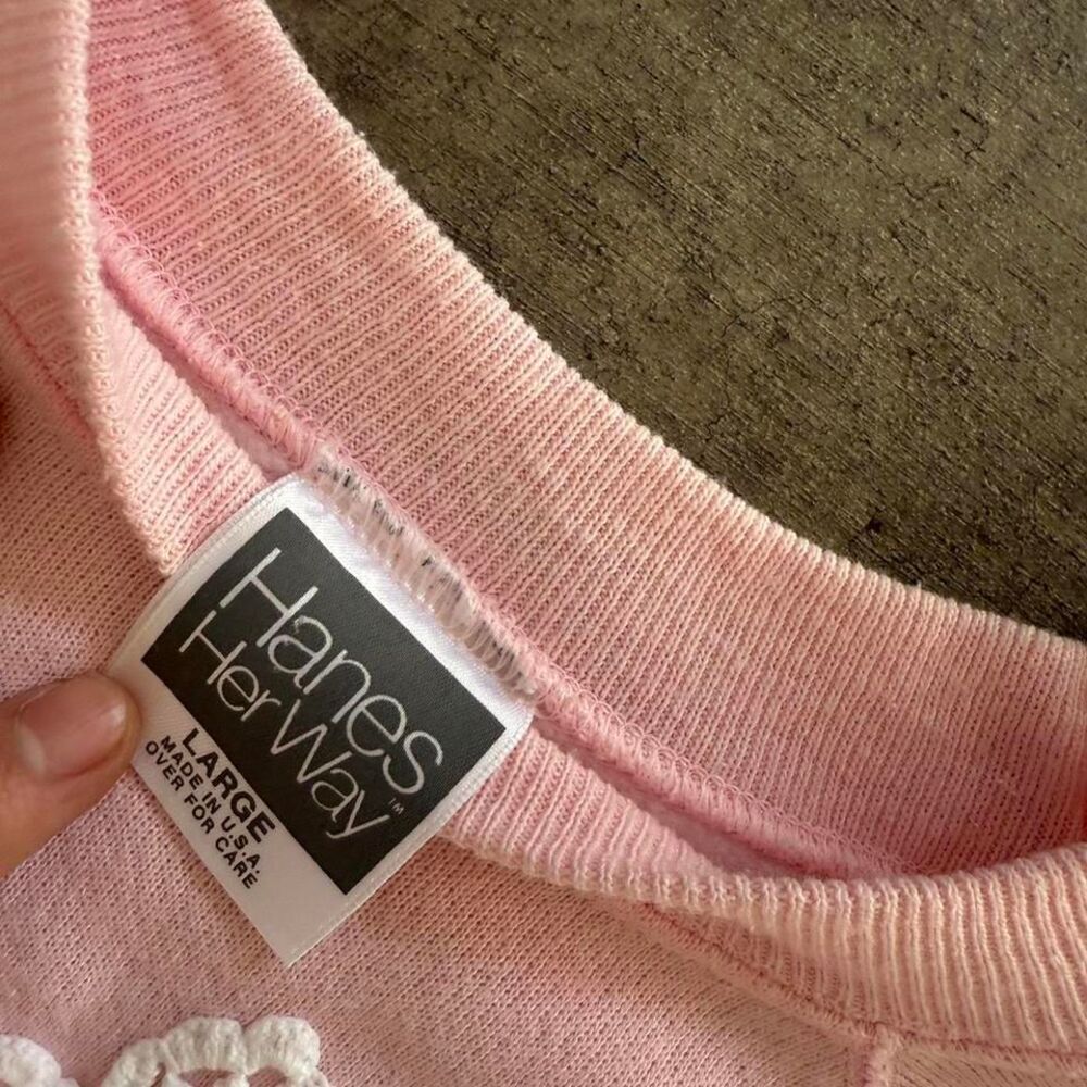 vintage pink crochet lace sweater. very nice embroidery  size large woman's - Picture 6 of 6